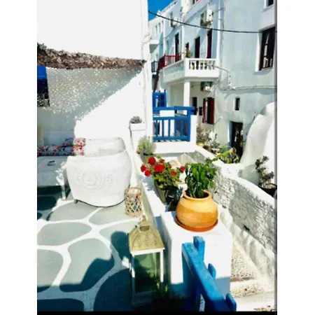 Andimis Town House *
